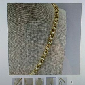 NAPIER. CLASSIC GOLDTONE PEARL NECKLESS